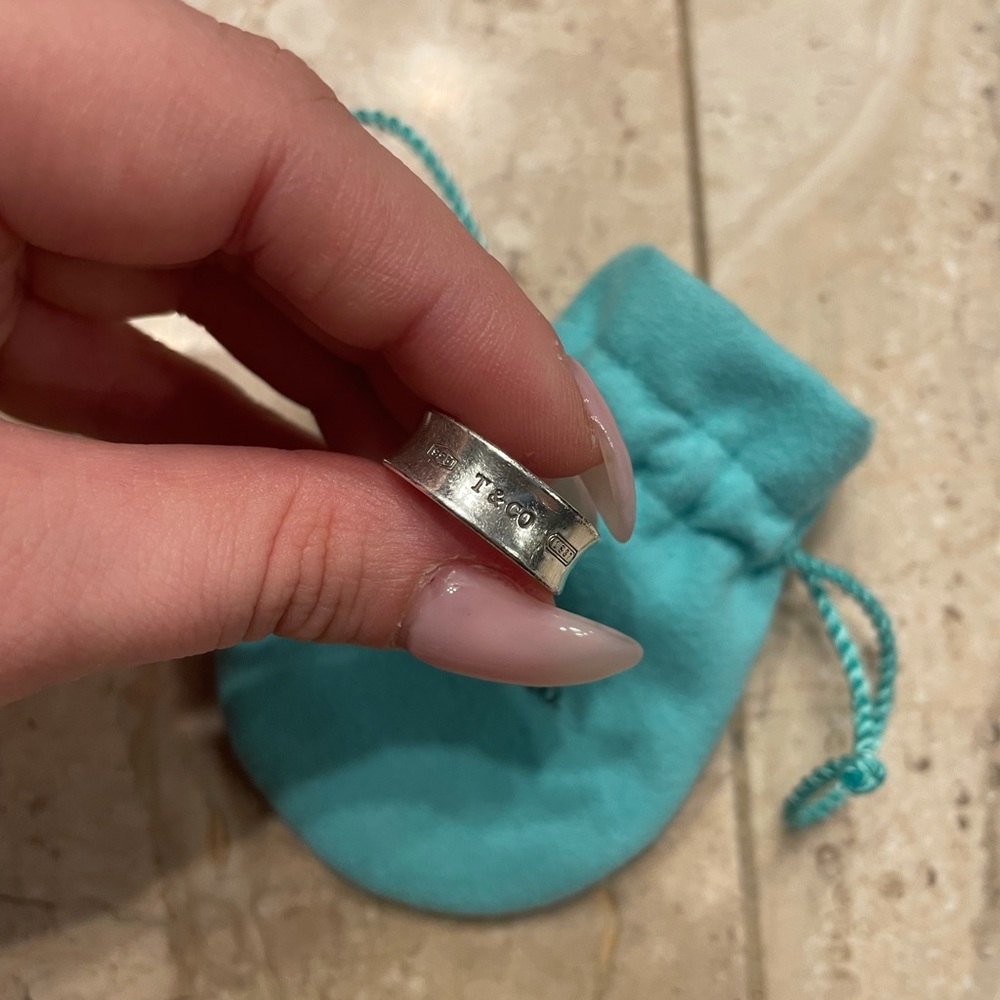 TIFFANY & CO. RING/ BAND - Picture 5 of 5